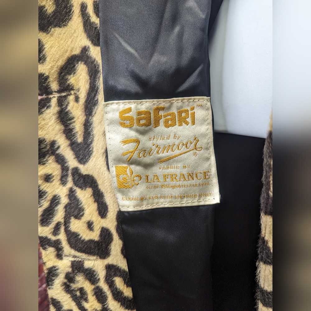 Vintage SAFARI Woman's Coat Styled by Fairmoor - Picture 8 of 9